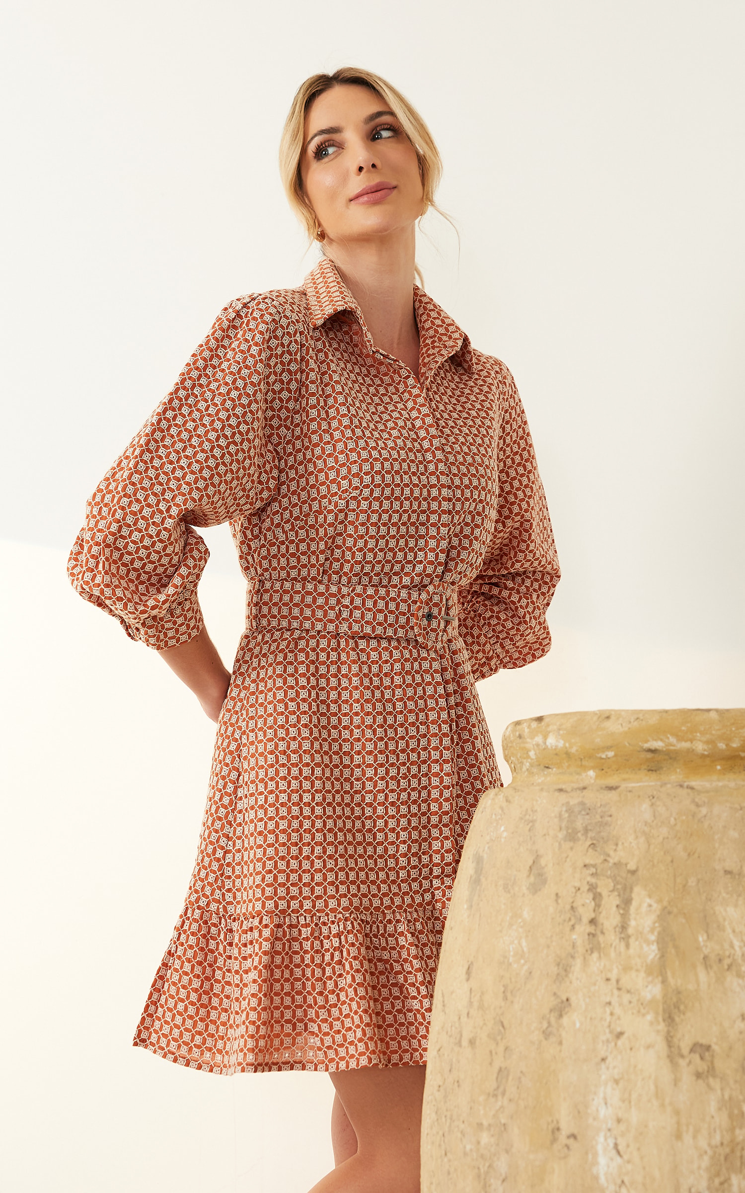 Vestido Algodão Bordado Curto Caramelo