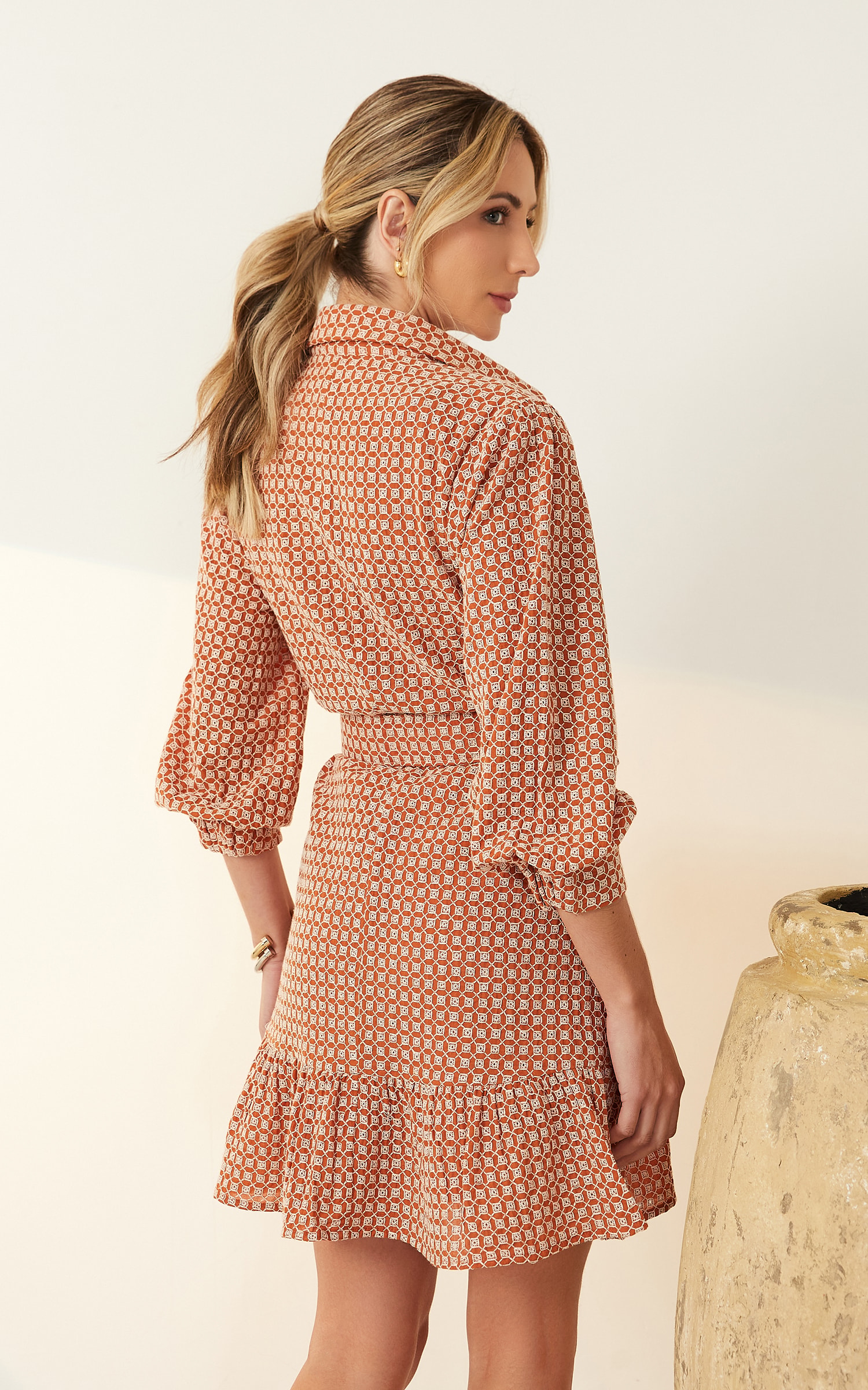 Vestido Algodão Bordado Curto Caramelo