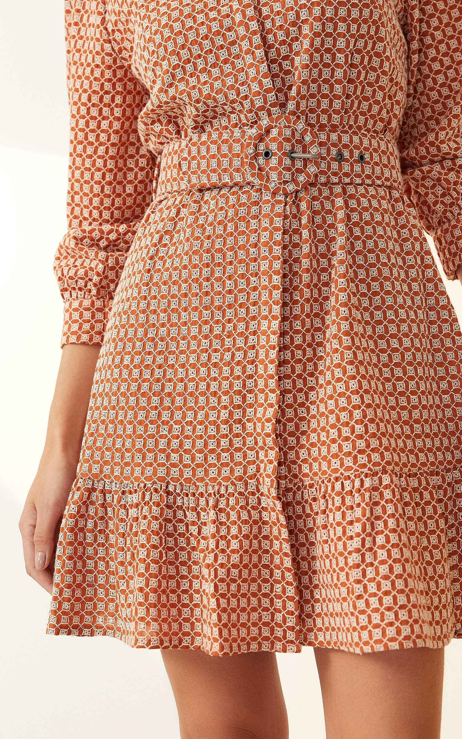 Vestido Algodão Bordado Curto Caramelo