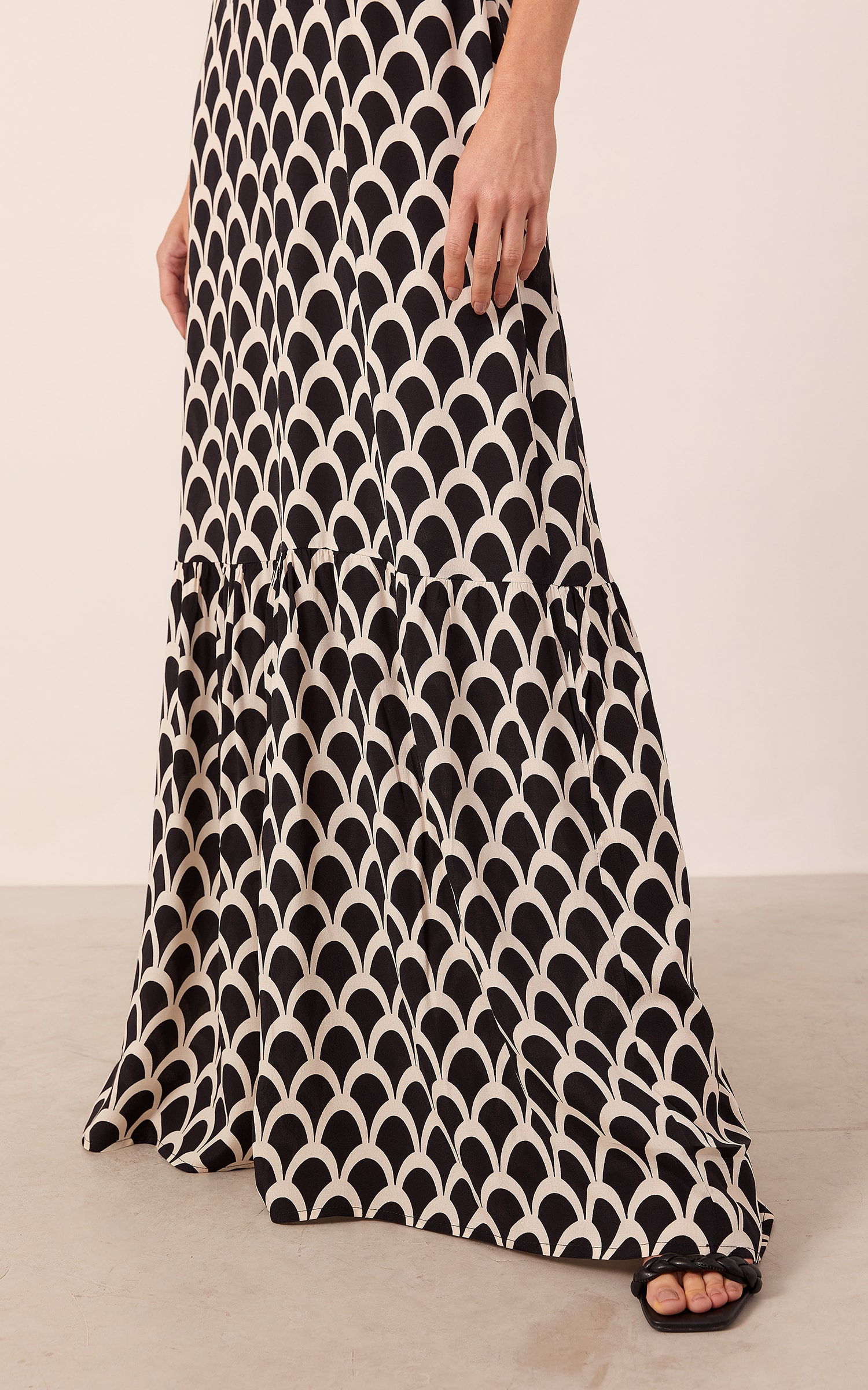 Vestido Arcos Longo Com Abertura Preto