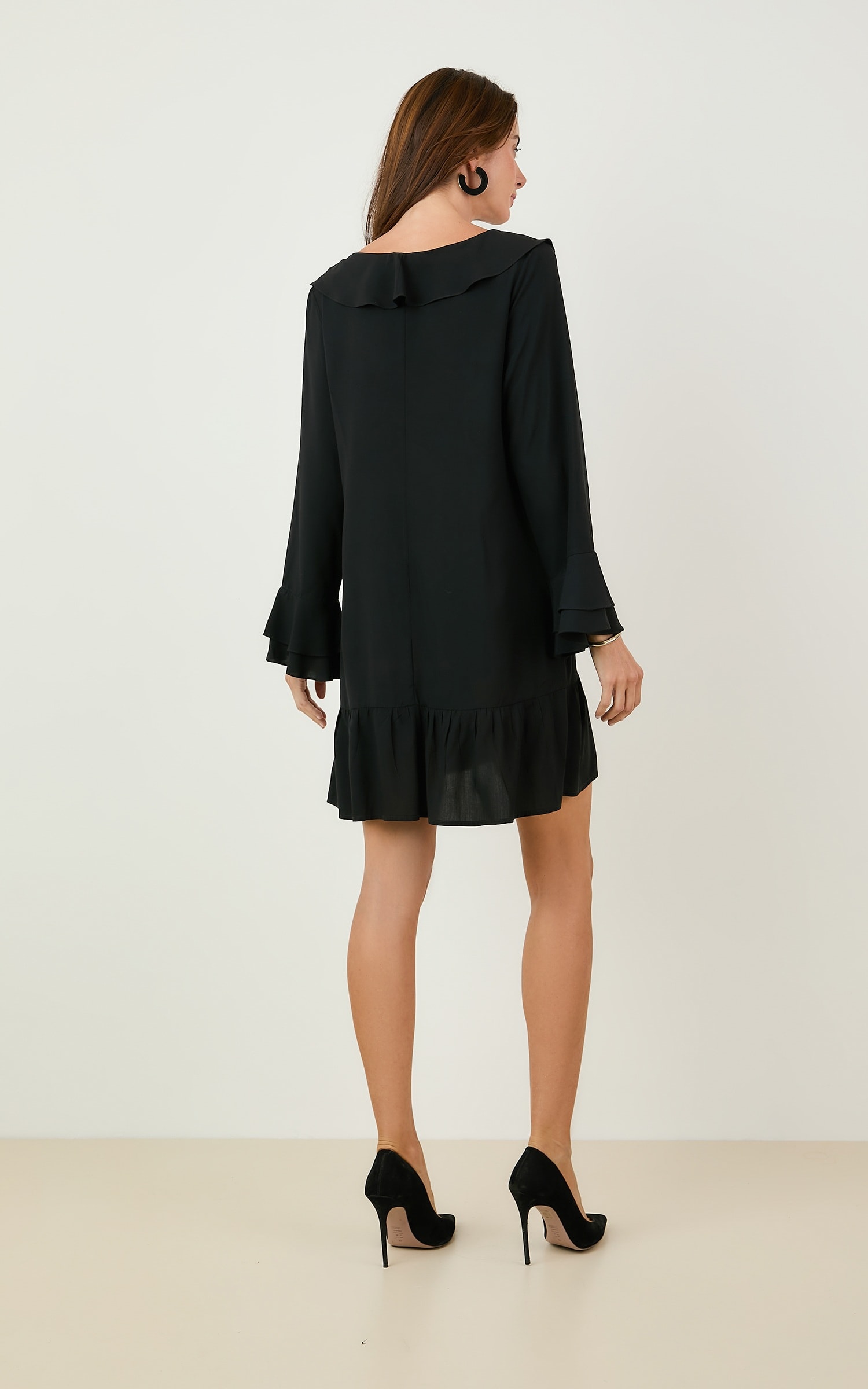 Vestido Babados Curto Preto