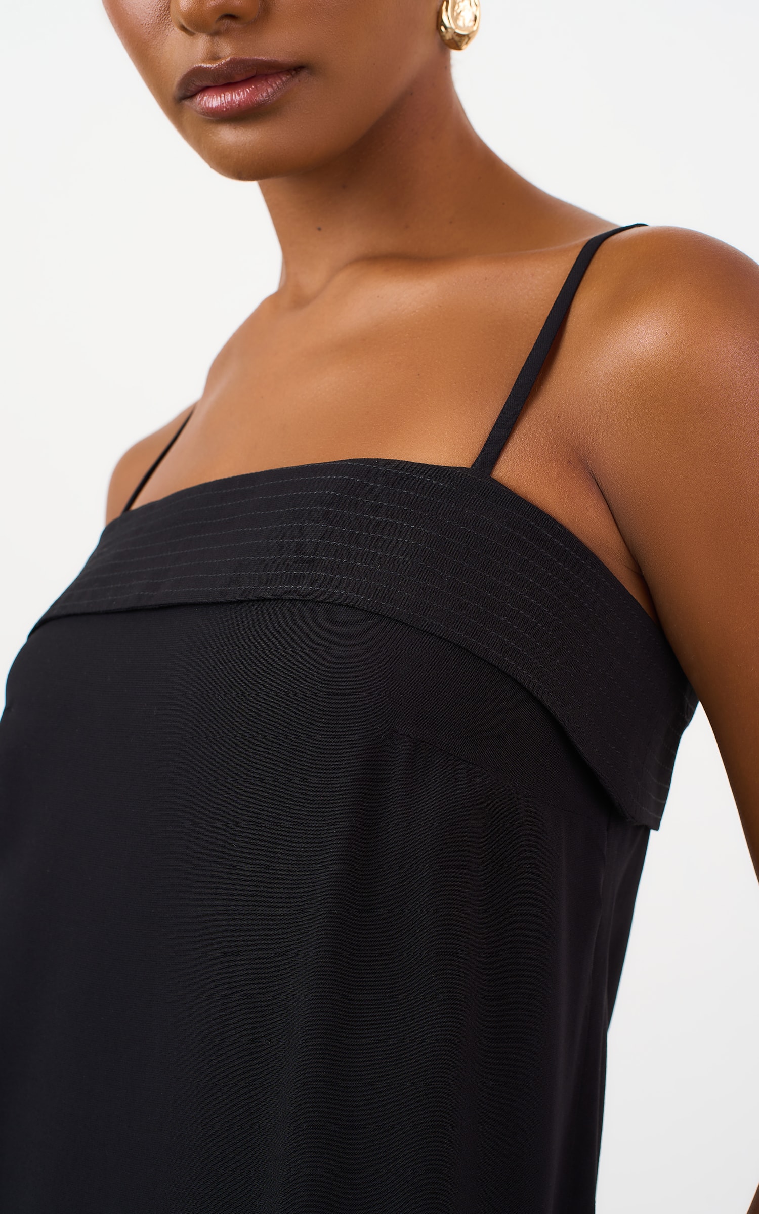 Vestido Cropped Latte Preto