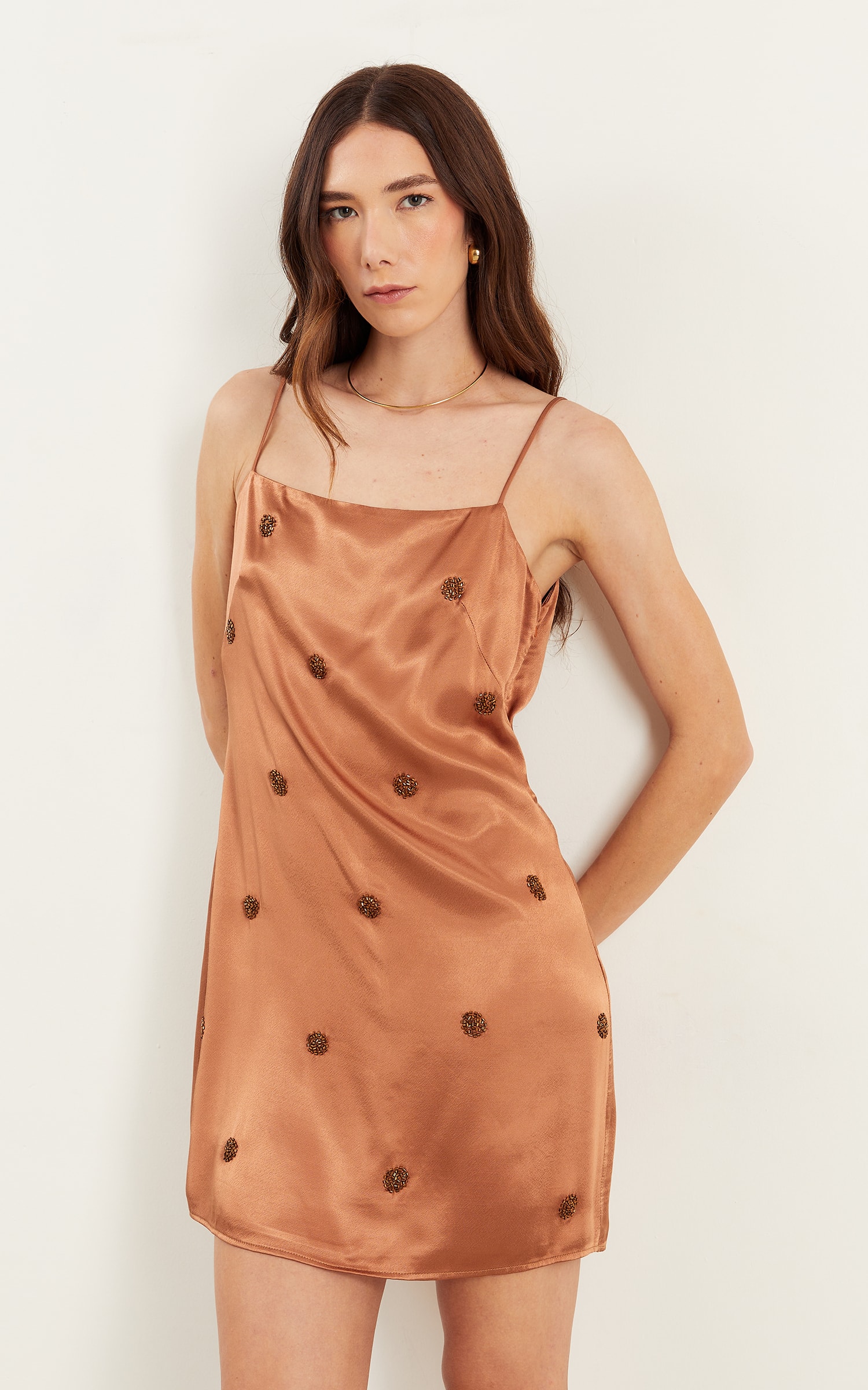 Vestido Curto Bordado Amendoa