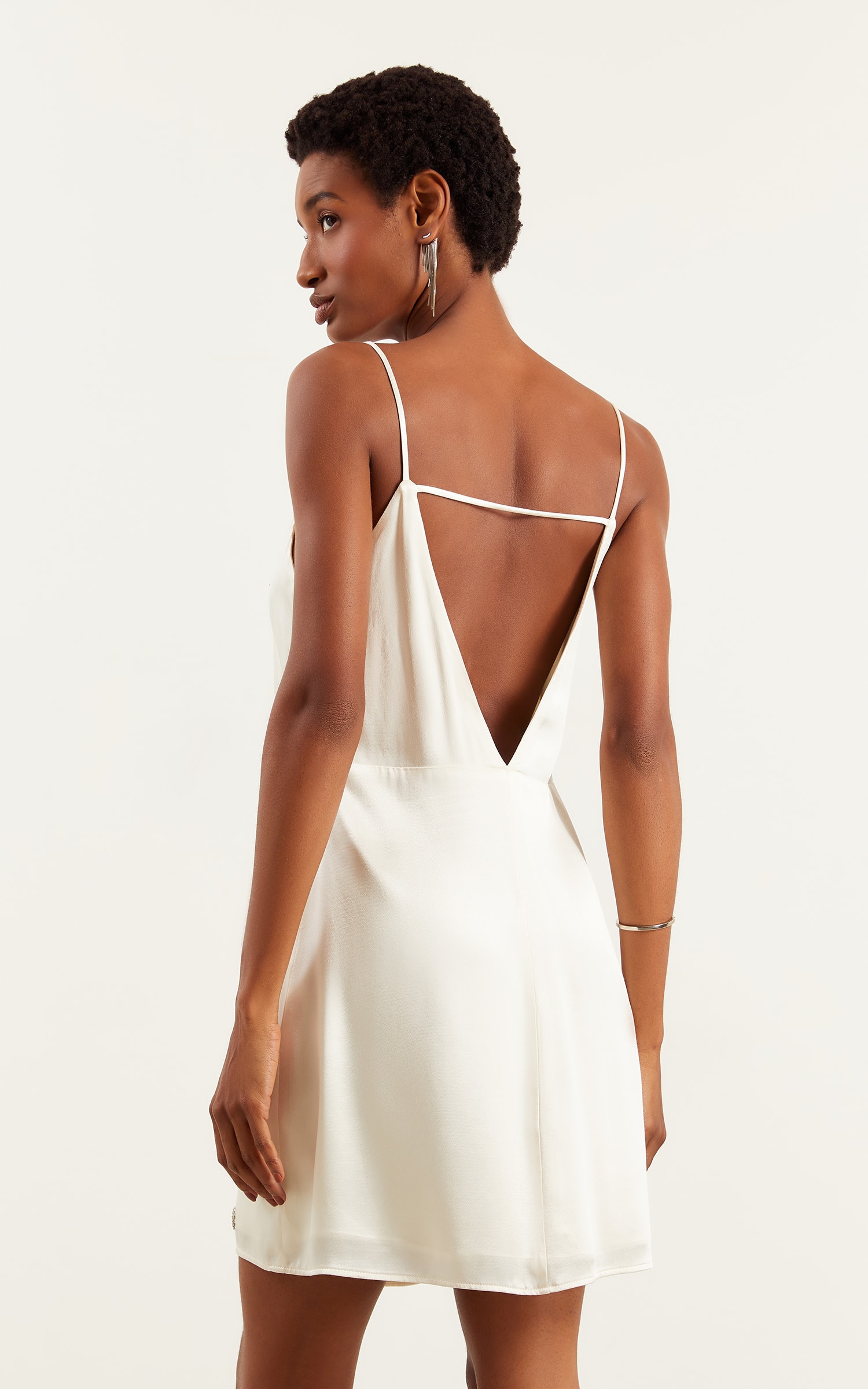 Vestido Curto Bordado Off White