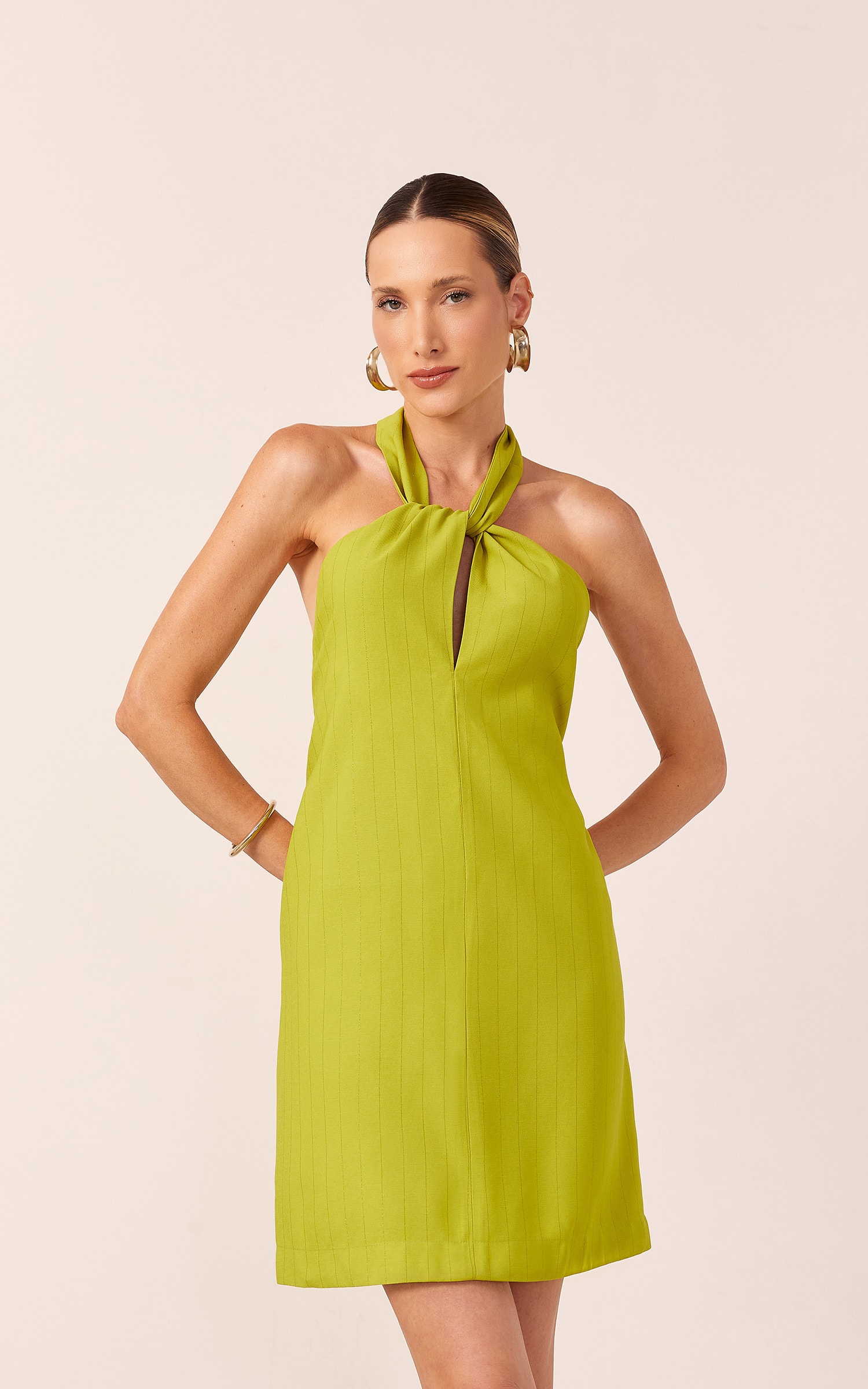 Vestido Curto Elemento Detalhe Cruzado Verde