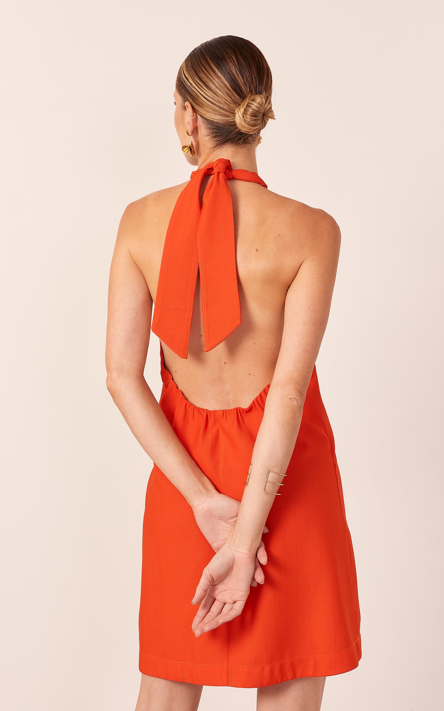 Vestido Curto Elemento Detalhe Cruzado Vermelho