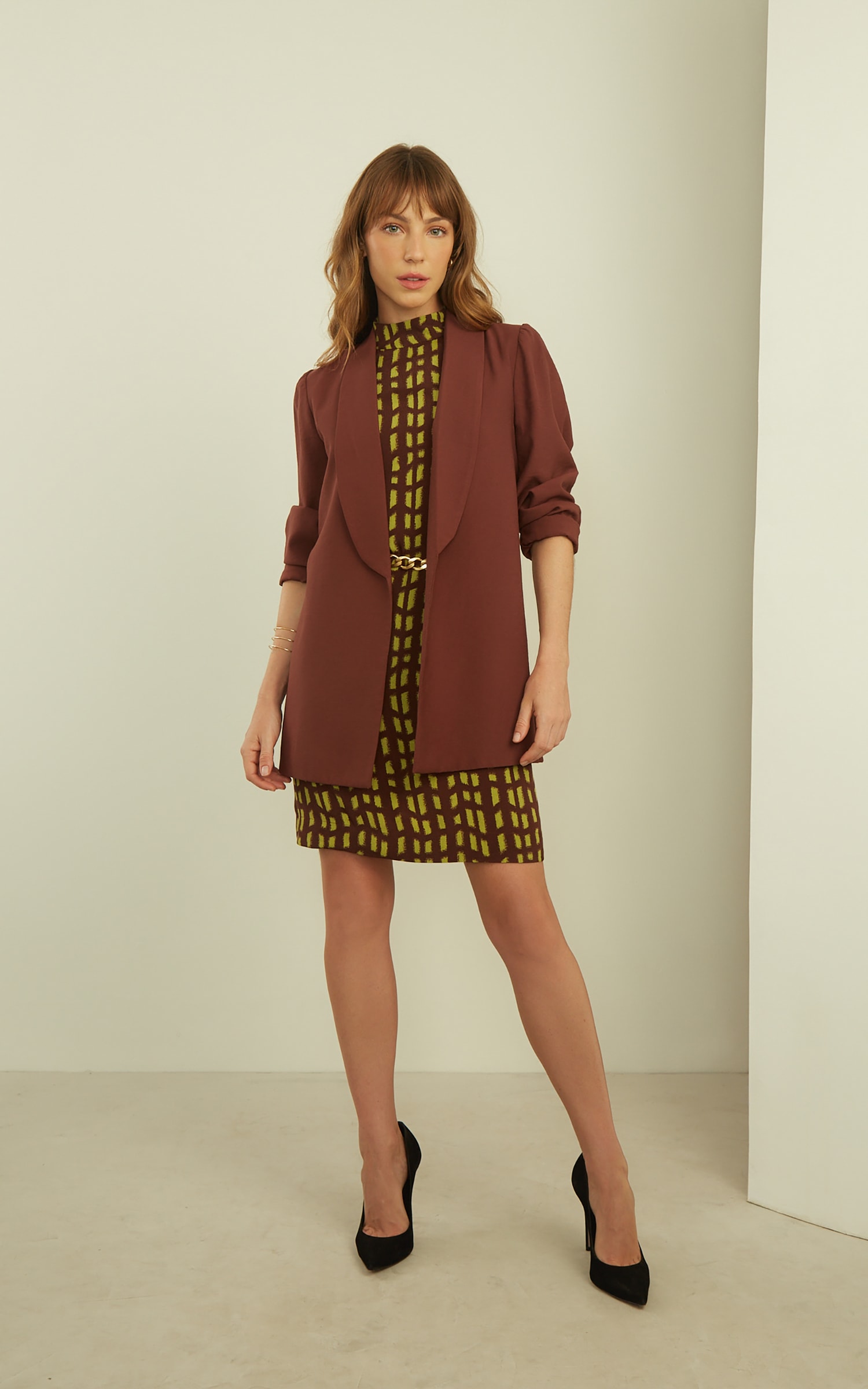 Vestido Curto Esmeralda Marrom