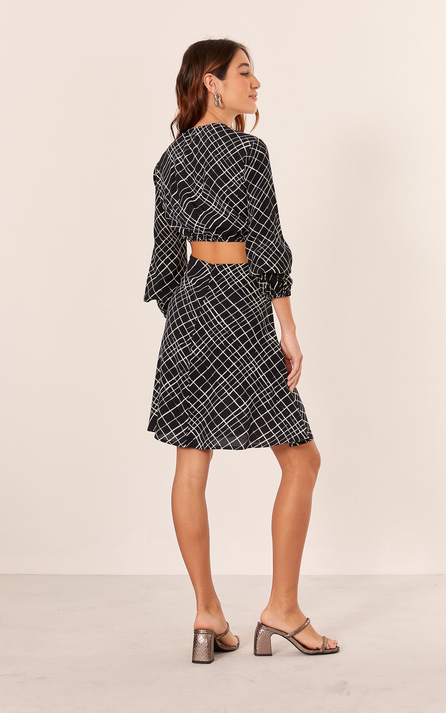Vestido Curto Estampa Cerrado