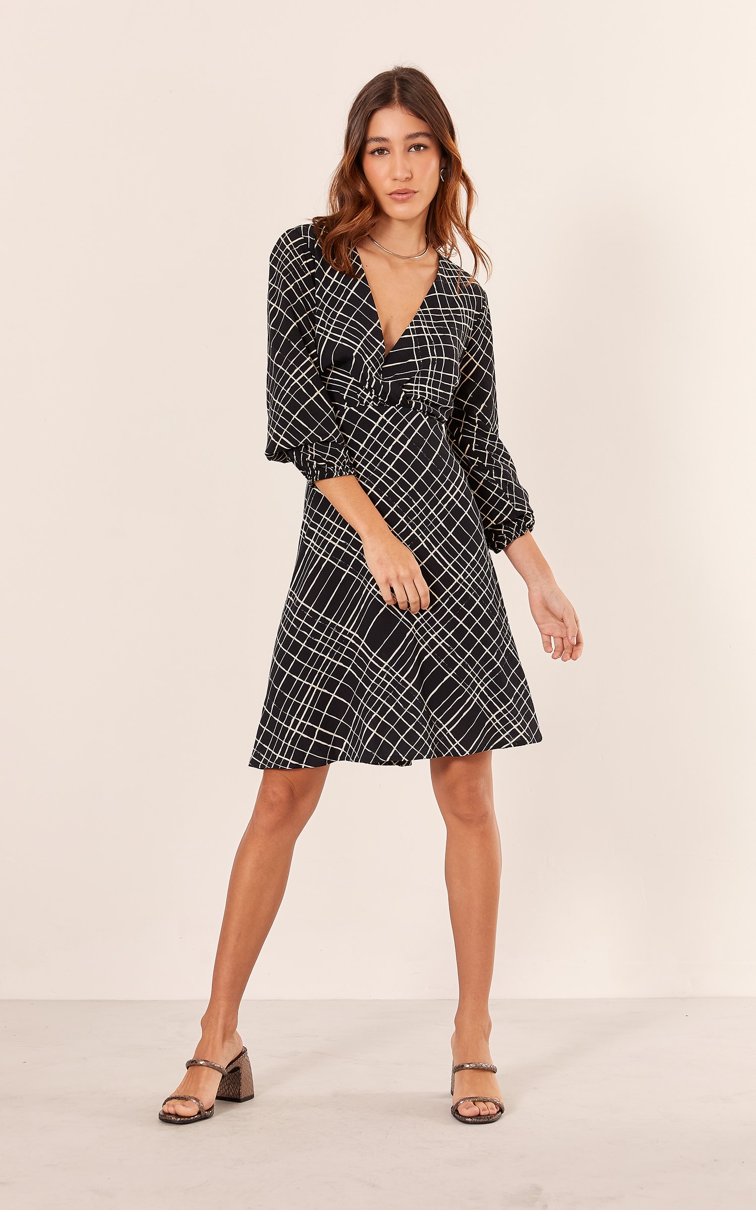 Vestido Curto Estampa Cerrado
