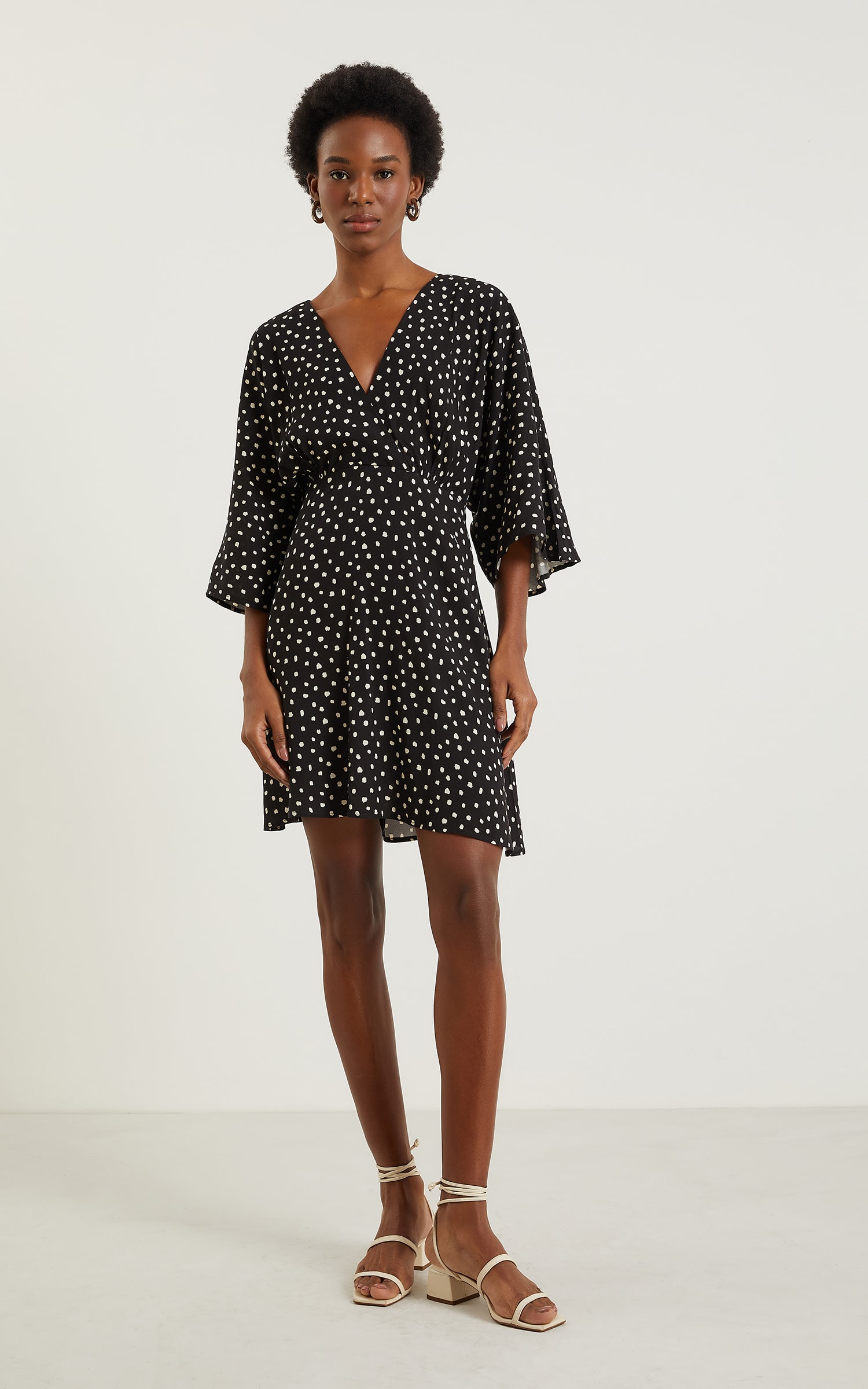 Vestido Curto Gloss Preto