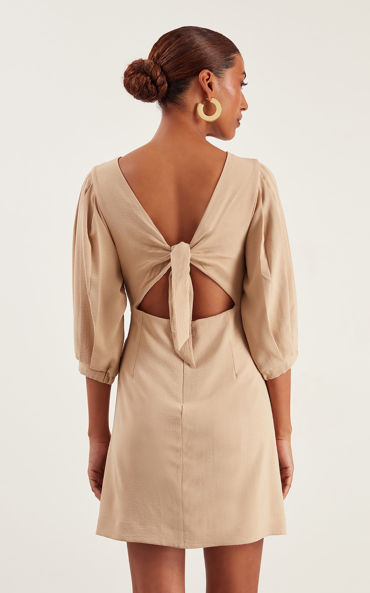 Vestido Curto Minimal Caqui