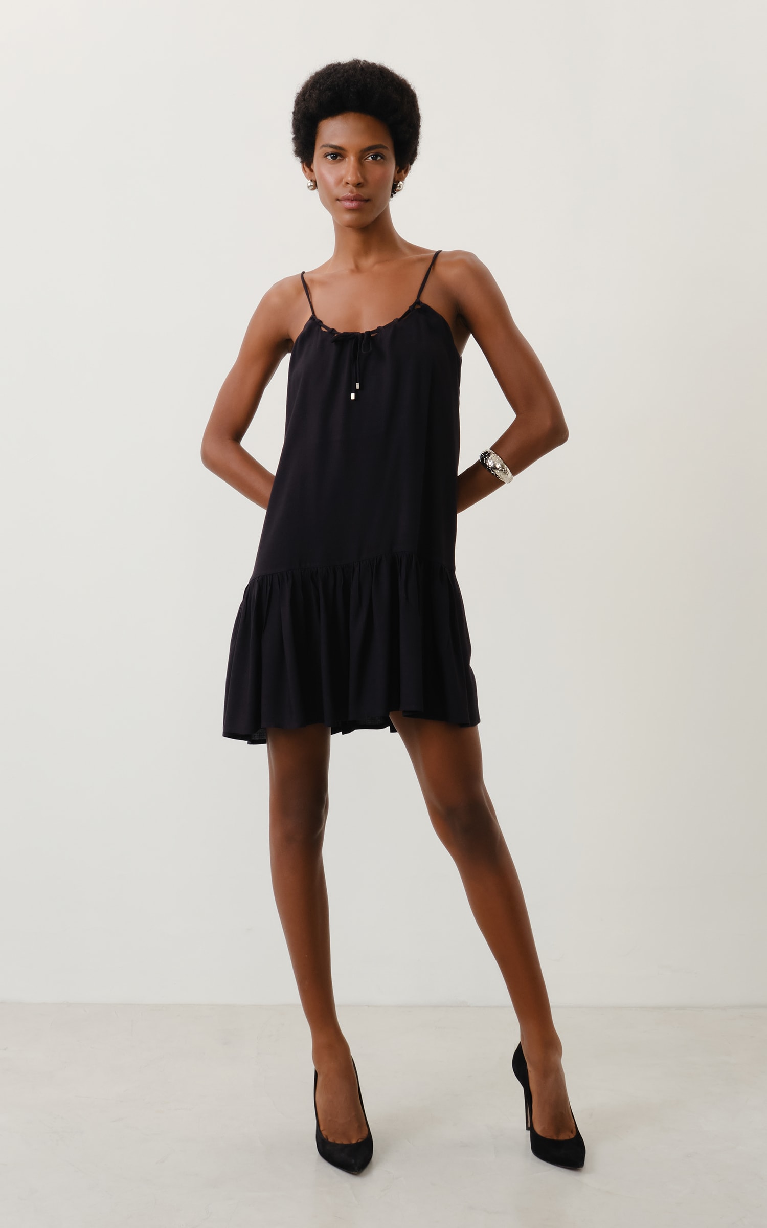 Vestido Curto Nepal Preto