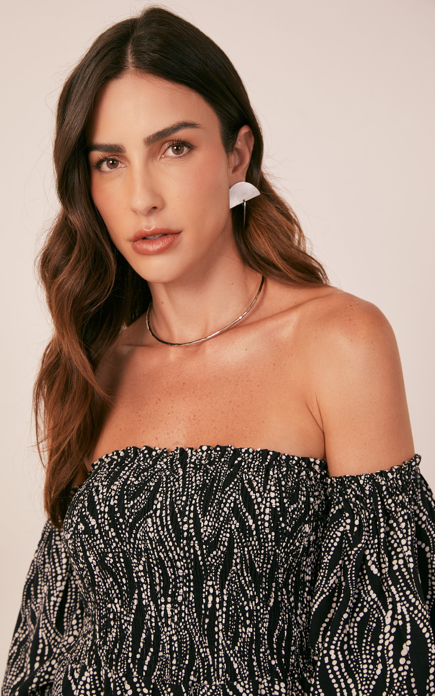 Vestido Curto Orly Ombro a Ombro Preto