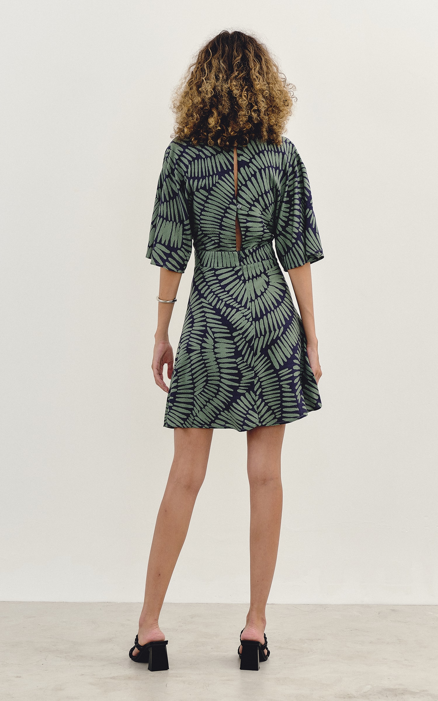 Vestido Curto Stronger