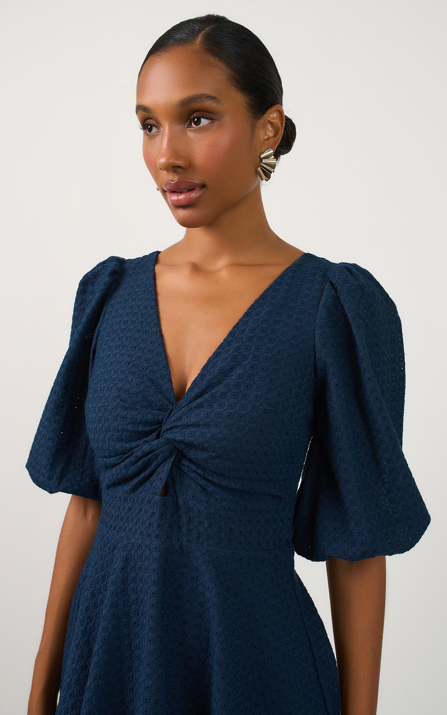 Vestido Longo Bordado Selenita Marinho