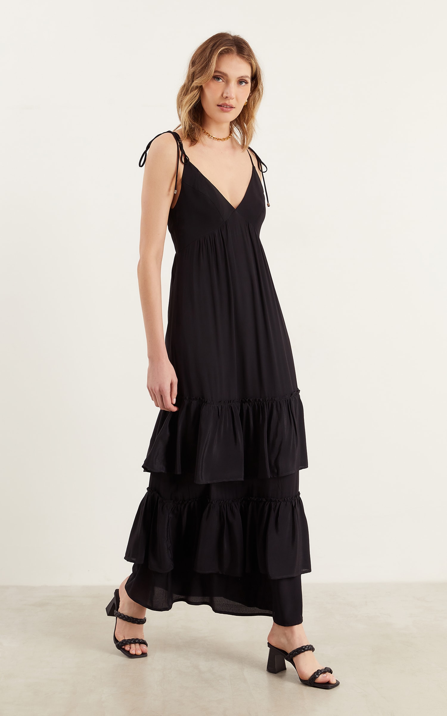 Vestido Longo Mix Babados Preto