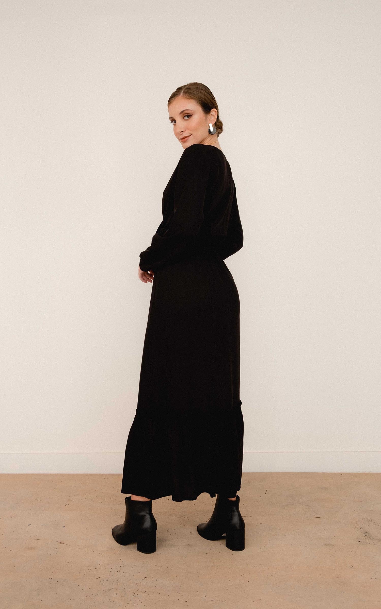 Vestido Midi Alfa Preto