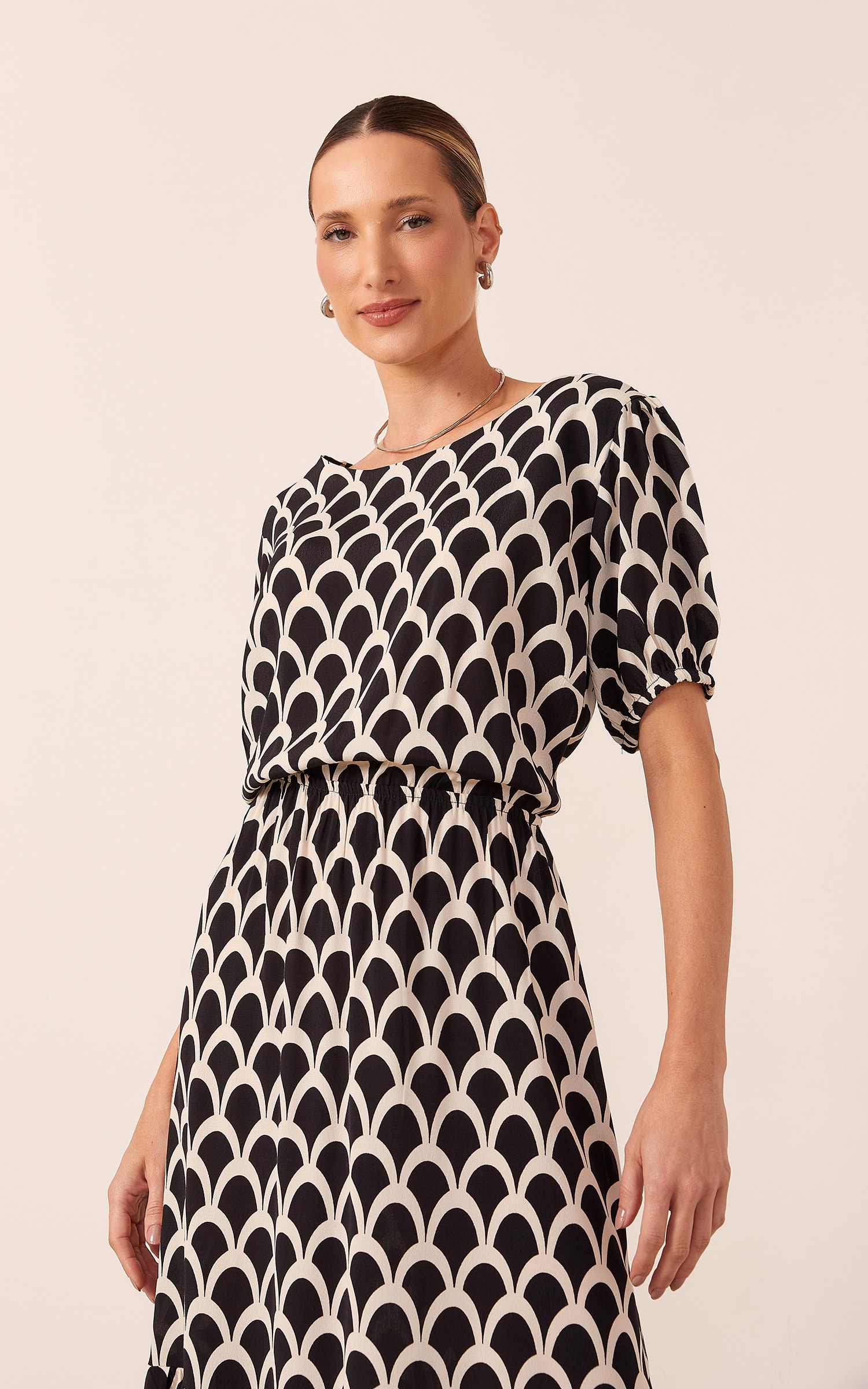 Vestido Midi Arcos Preto