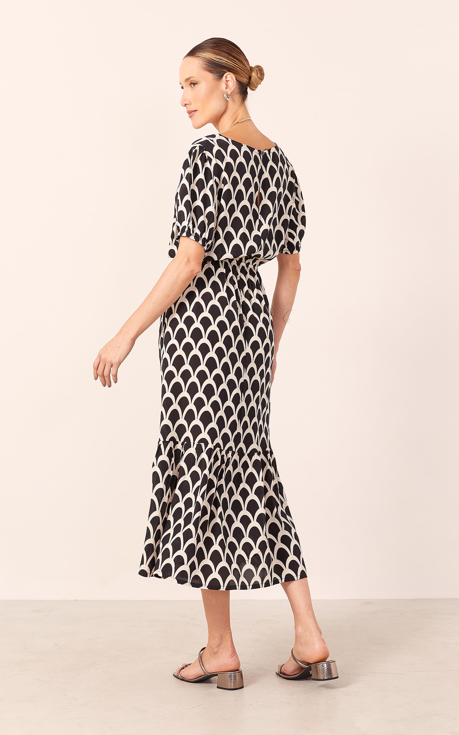 Vestido Midi Arcos Preto
