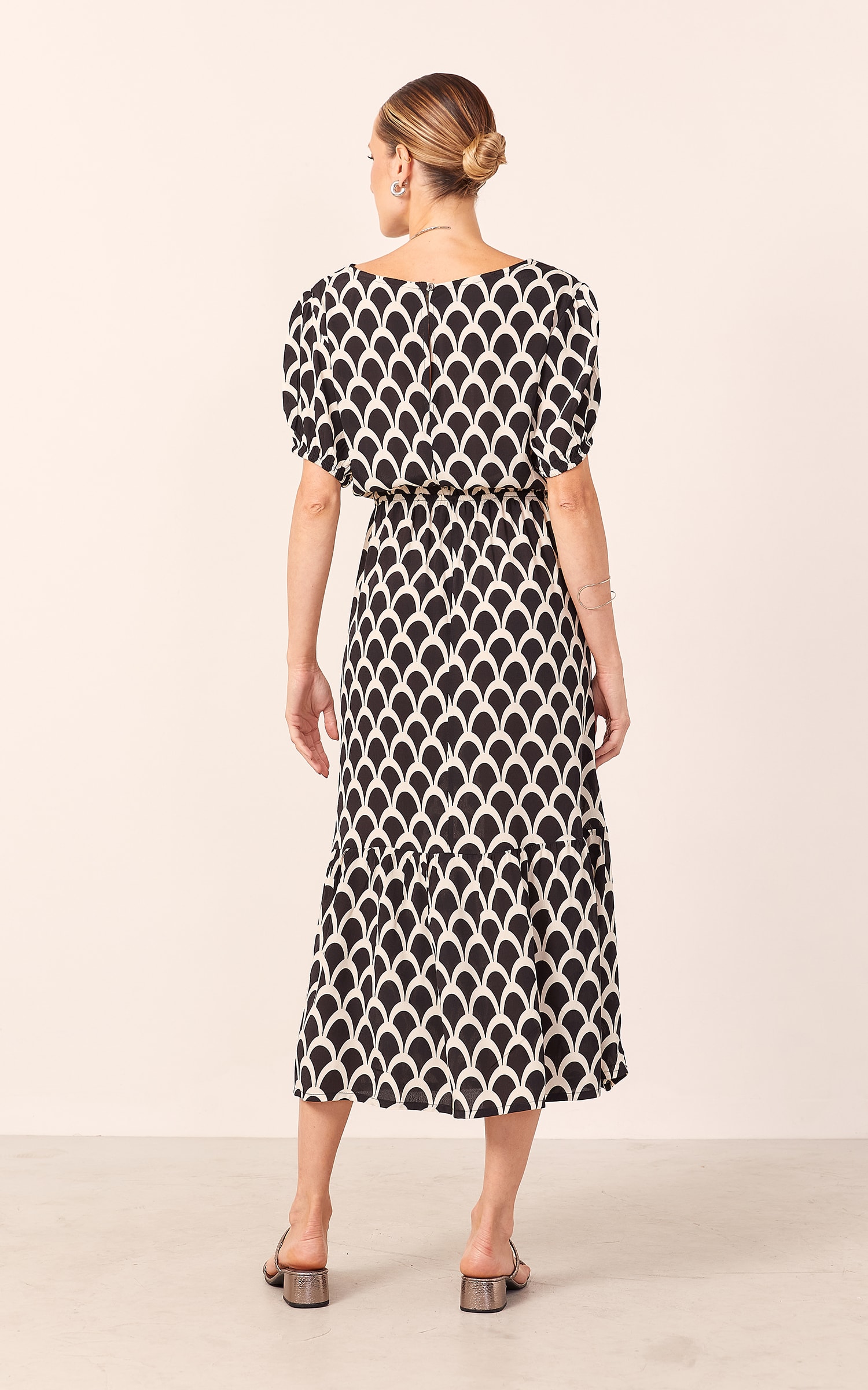 Vestido Midi Arcos Preto