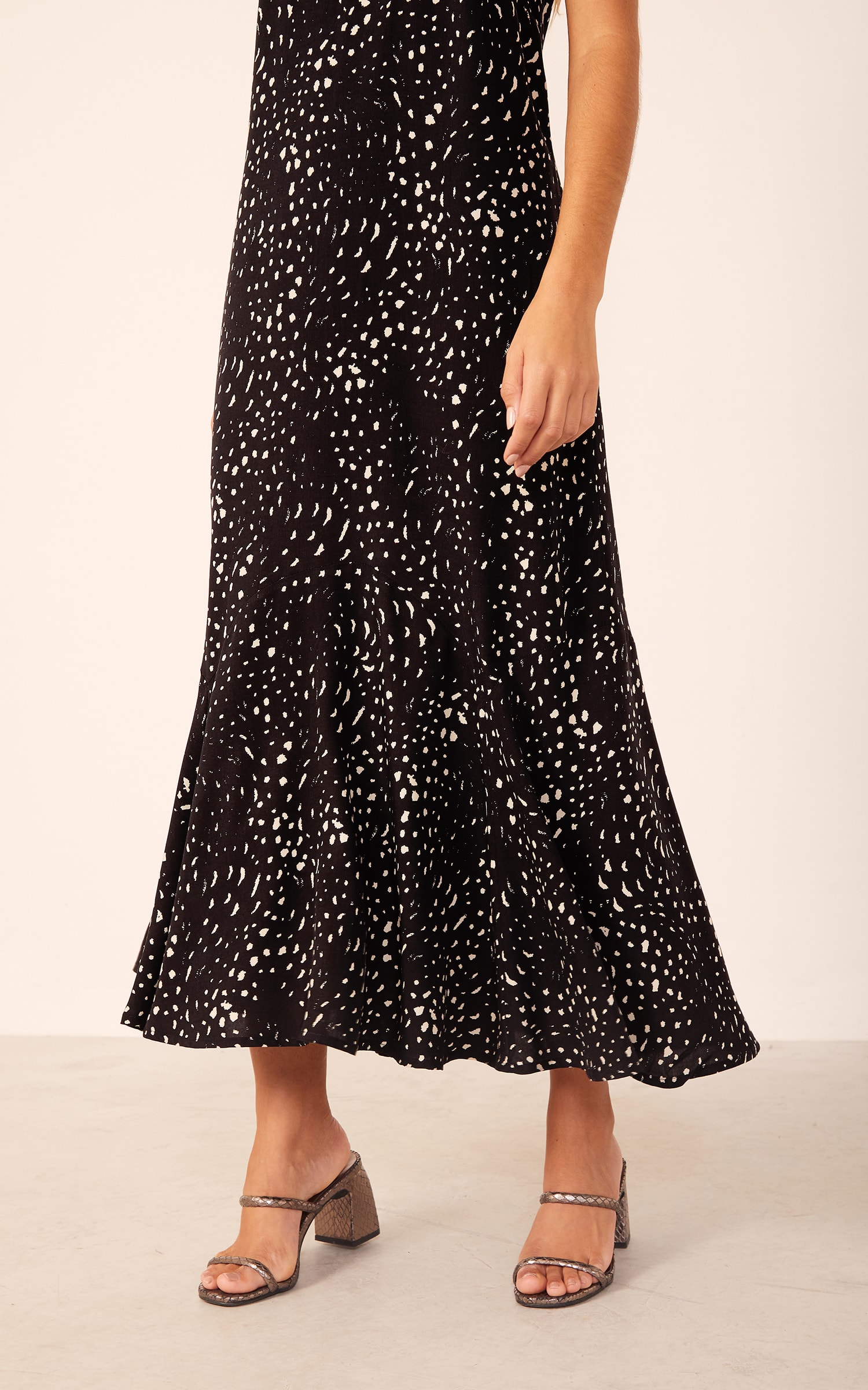 Vestido Midi Blanche Preto