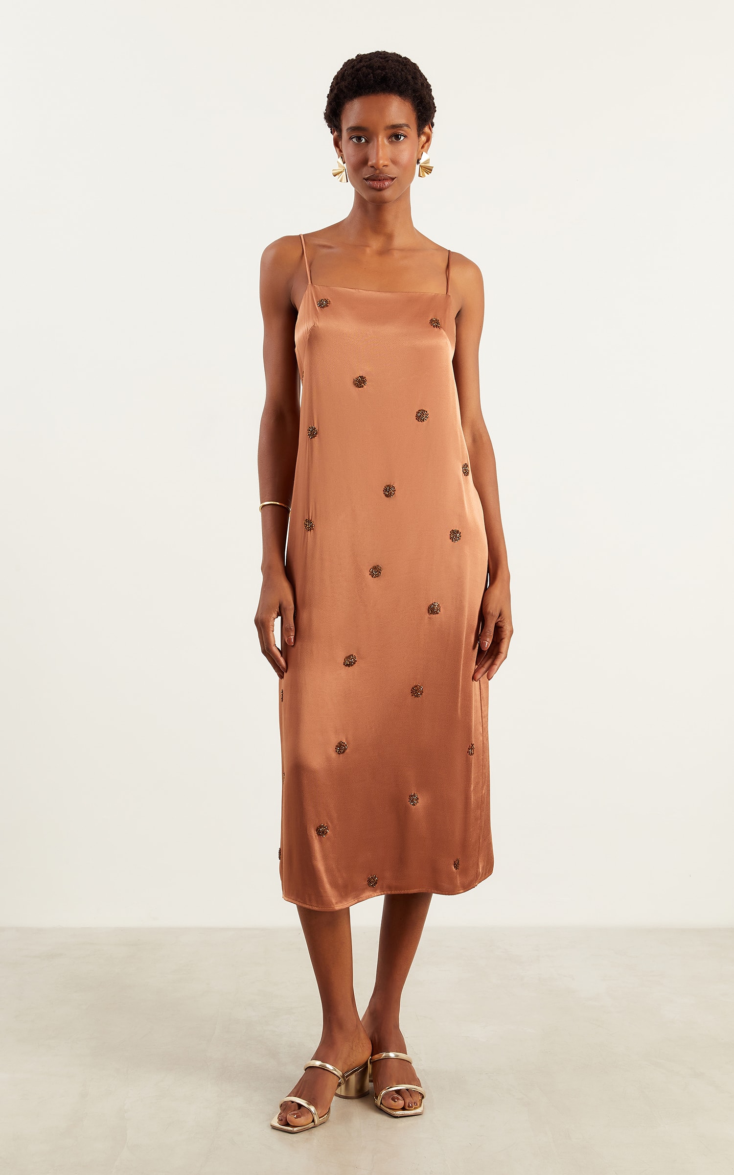 Vestido Midi Bordado Poá Amendoa