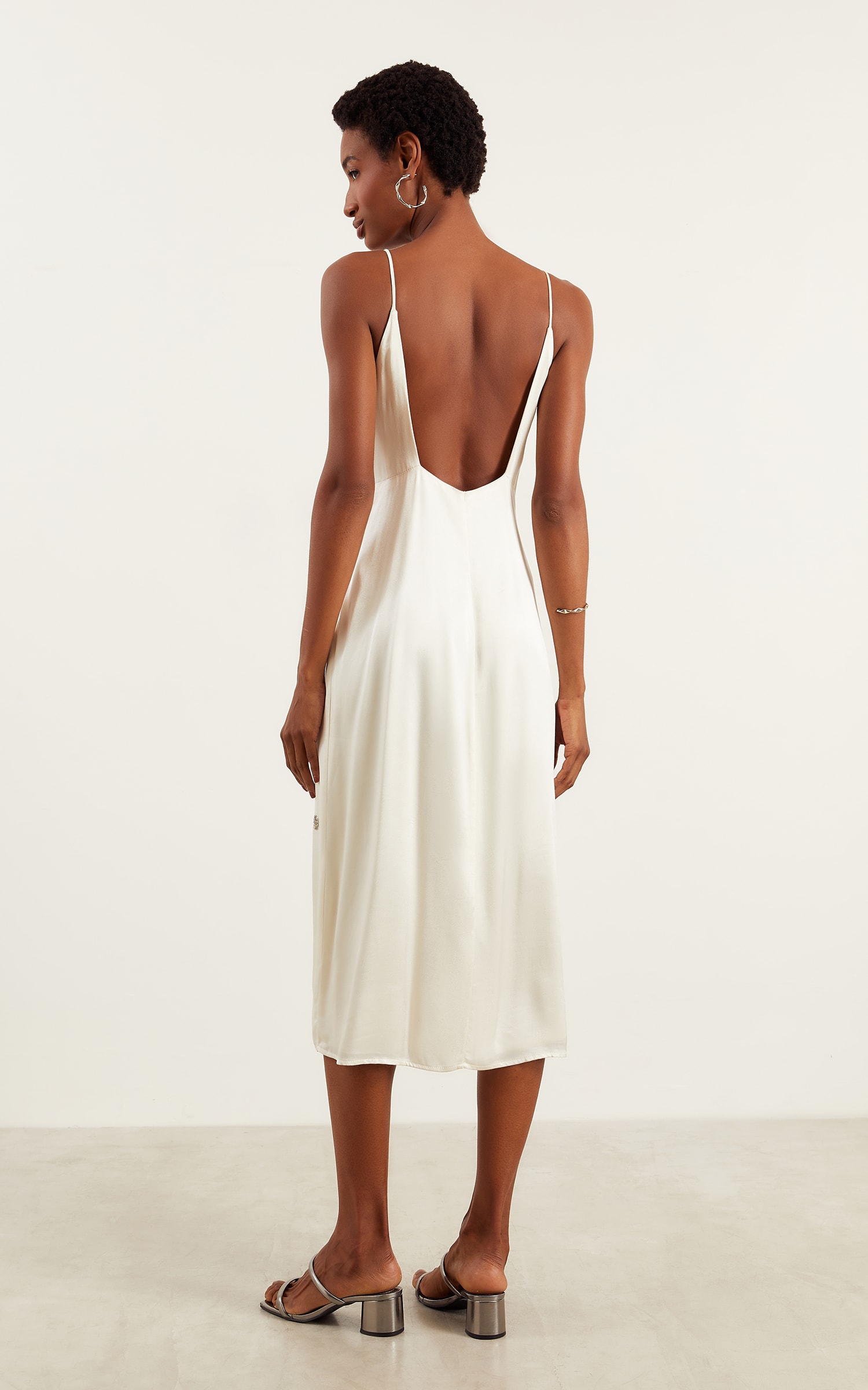 Vestido Midi Bordado Poá Off White