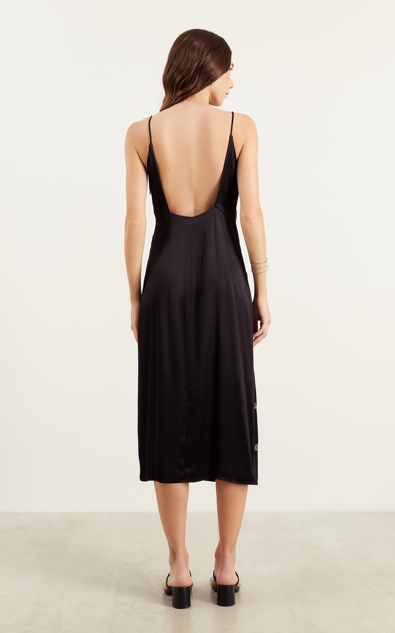 Vestido Midi Bordado Poá Preto
