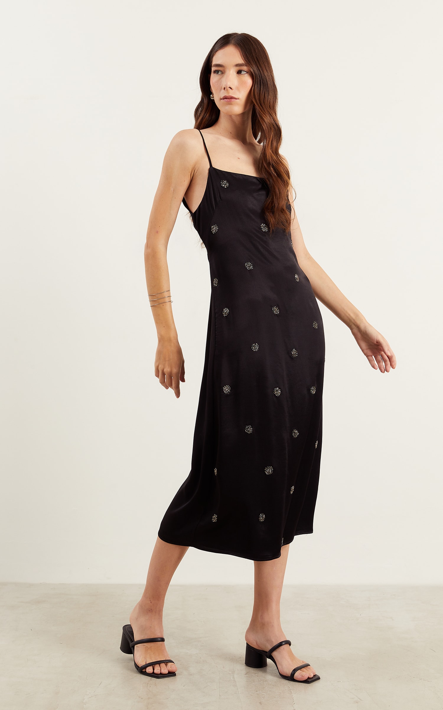 Vestido Midi Bordado Poá Preto