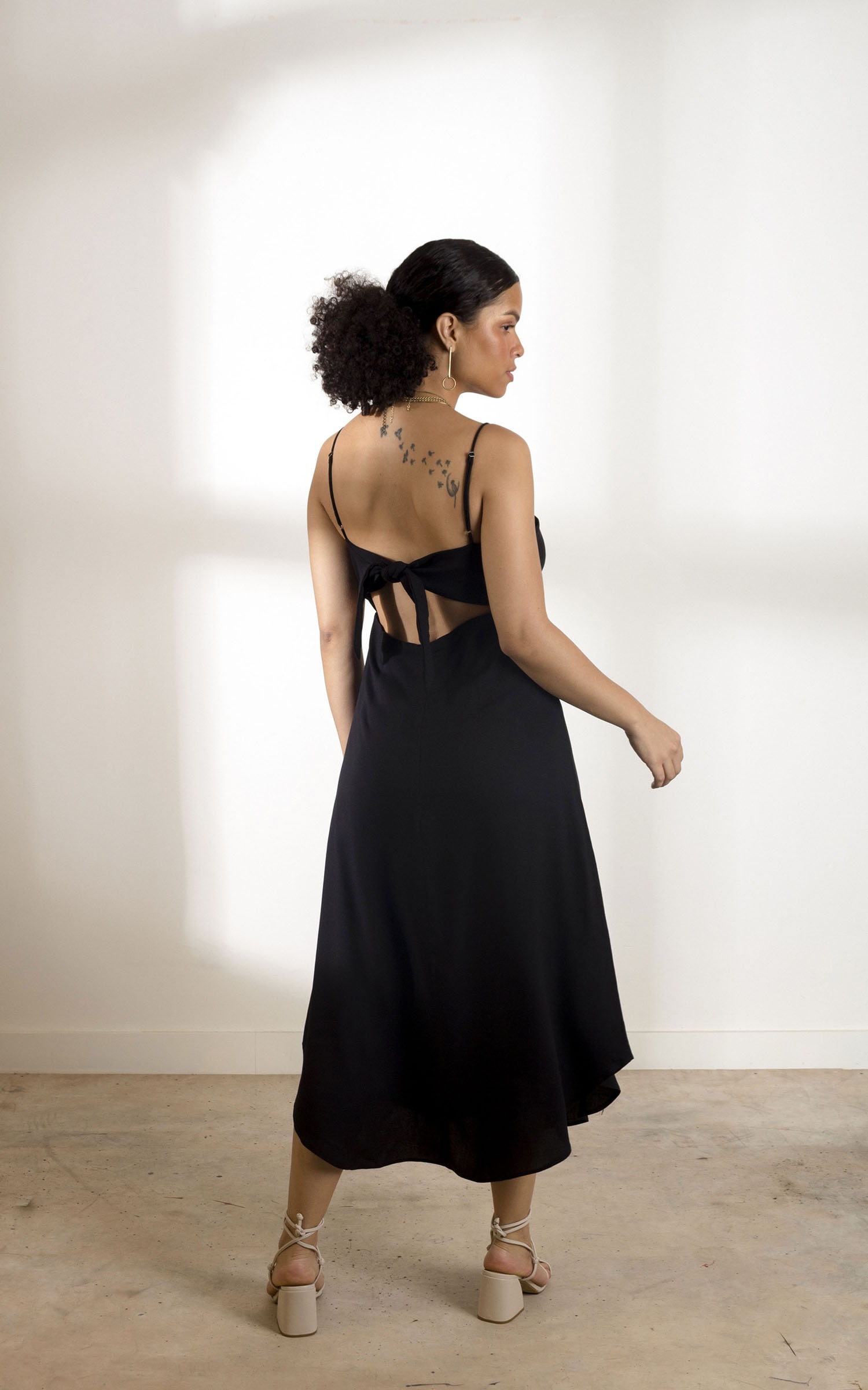 Vestido Midi Fluid Preto
