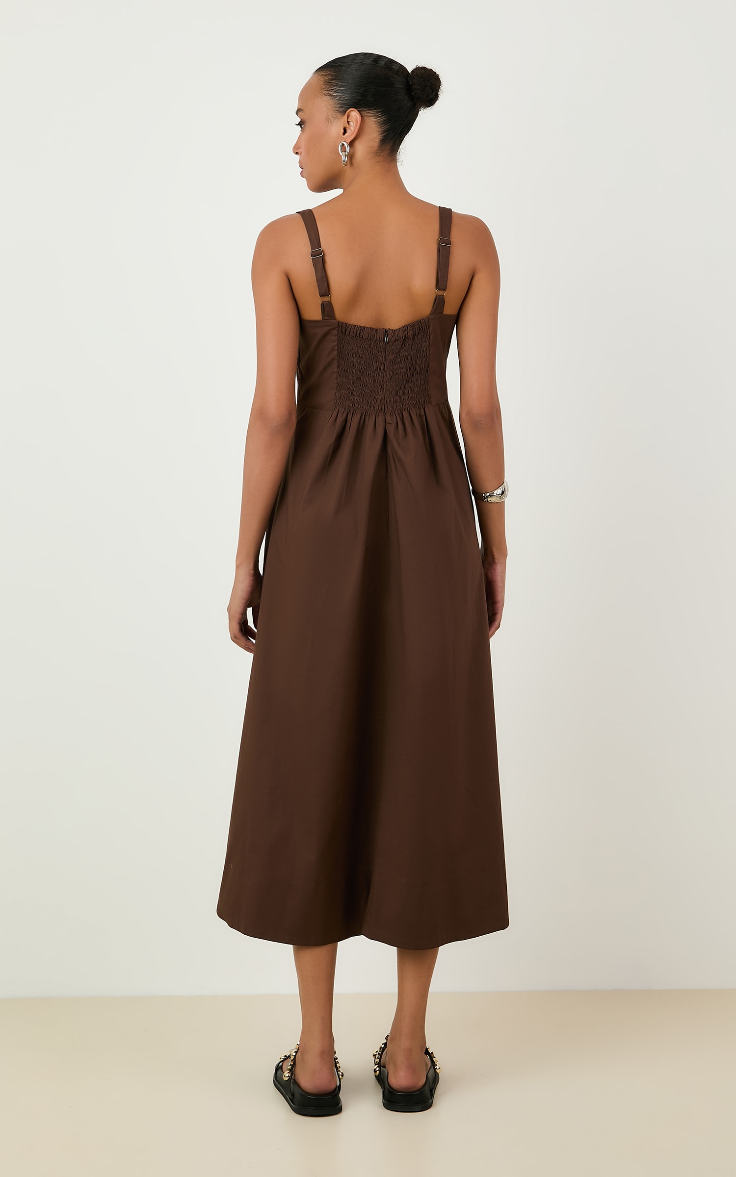 Vestido Midi Pregas Chocolate