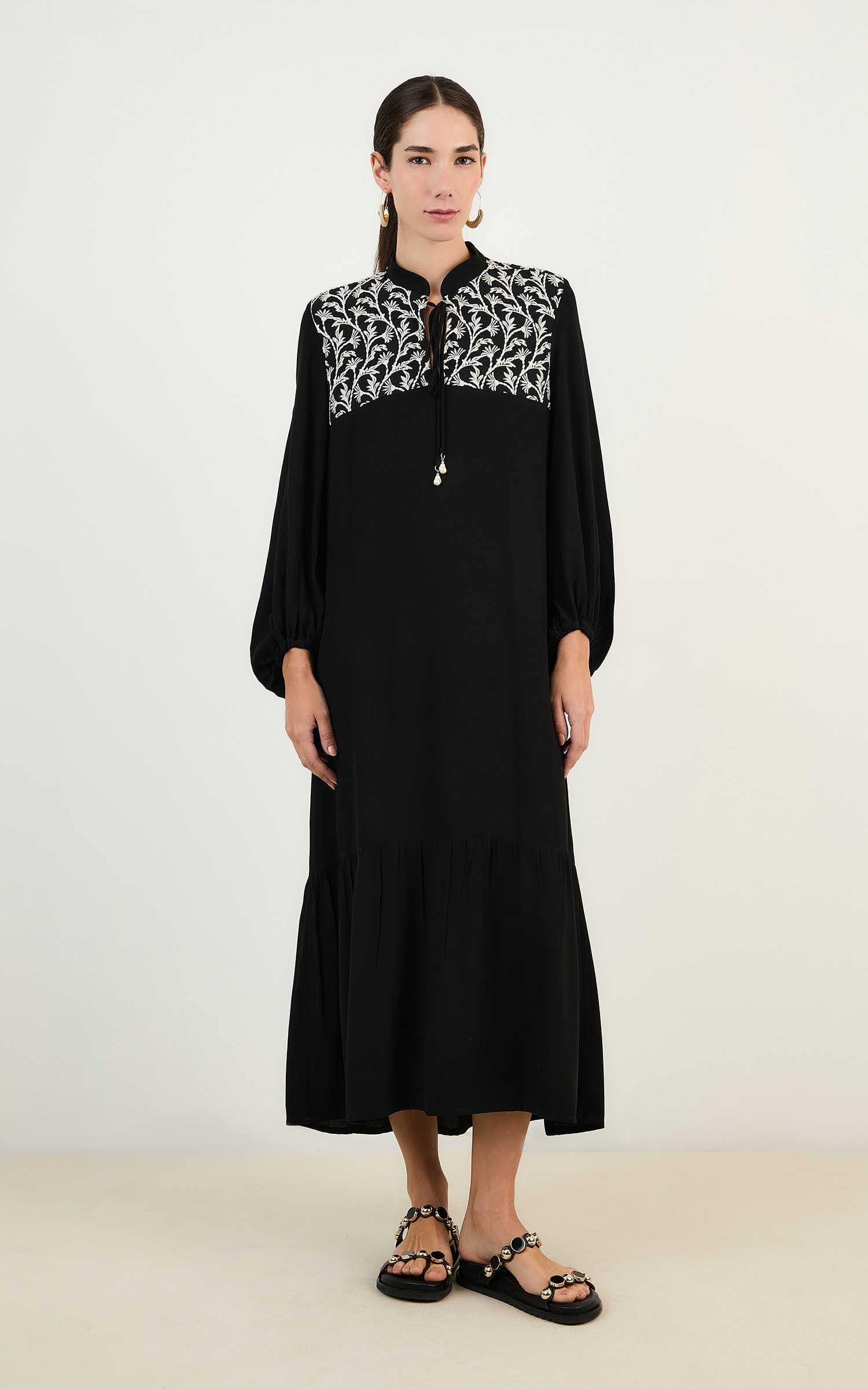 Vestido Pala Bordada Preto