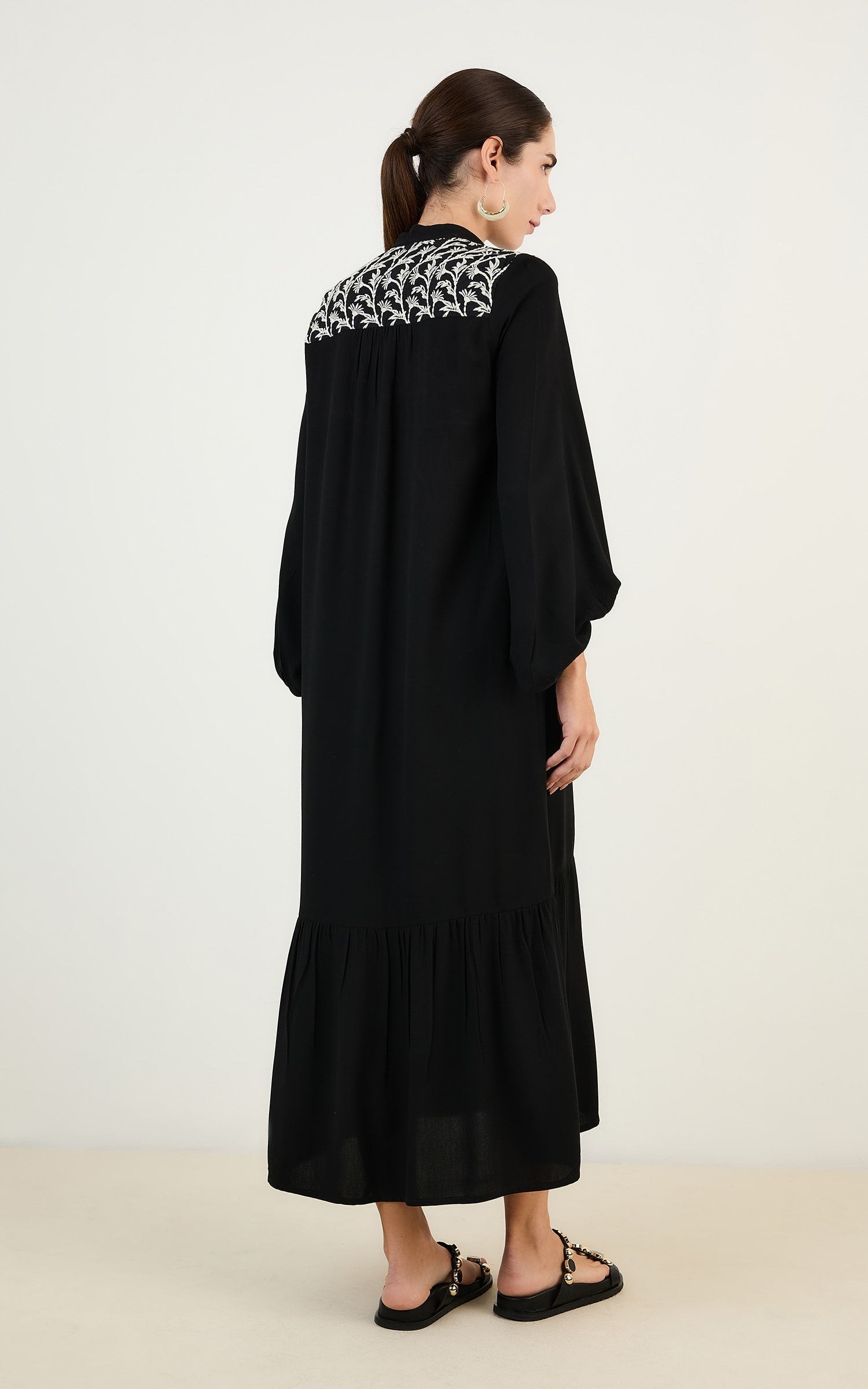 Vestido Pala Bordada Preto
