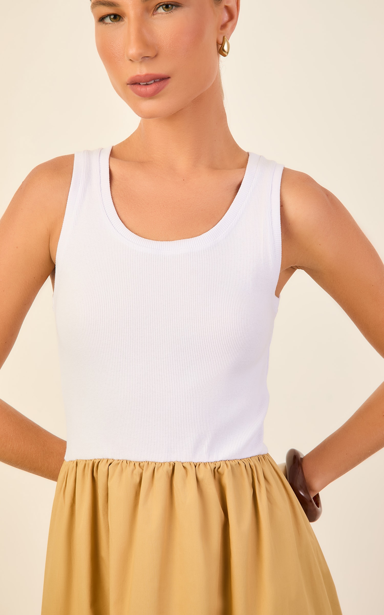Vestido Rib Tricoline Branco/Caqui
