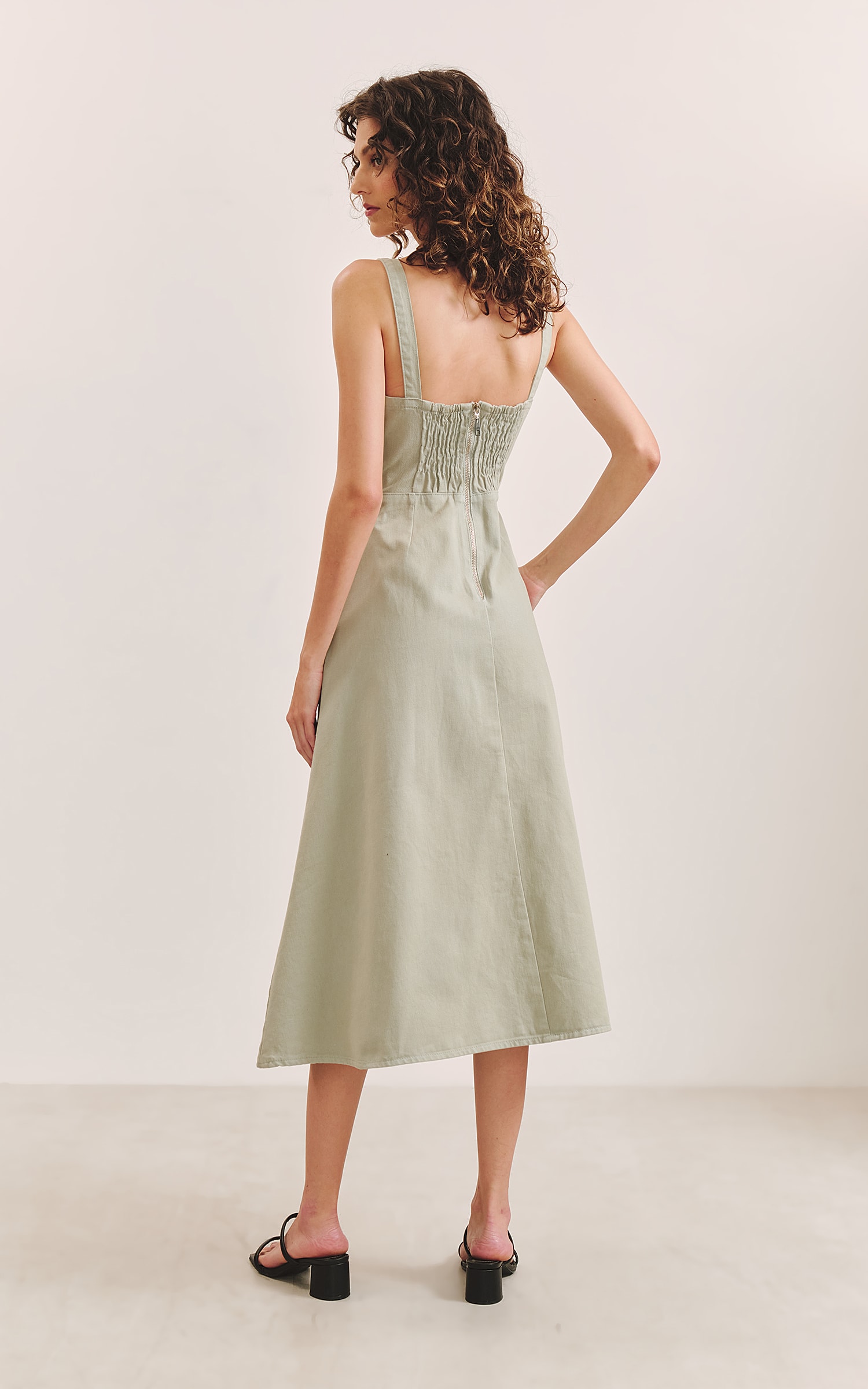 Vestido Sarja Off Recortes Verde Menta