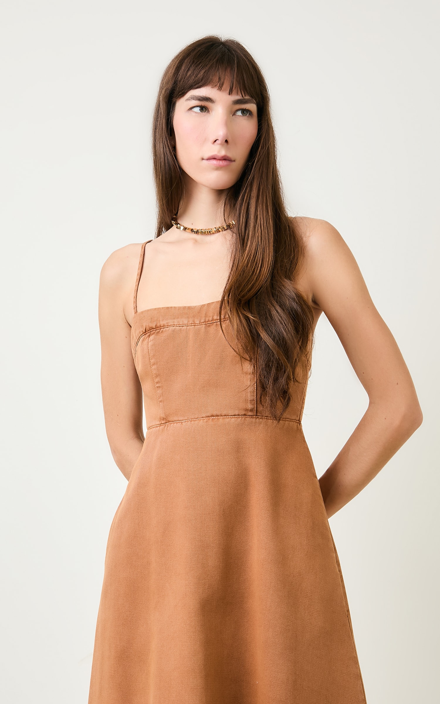 Vestido Sarja Recortes Mocha