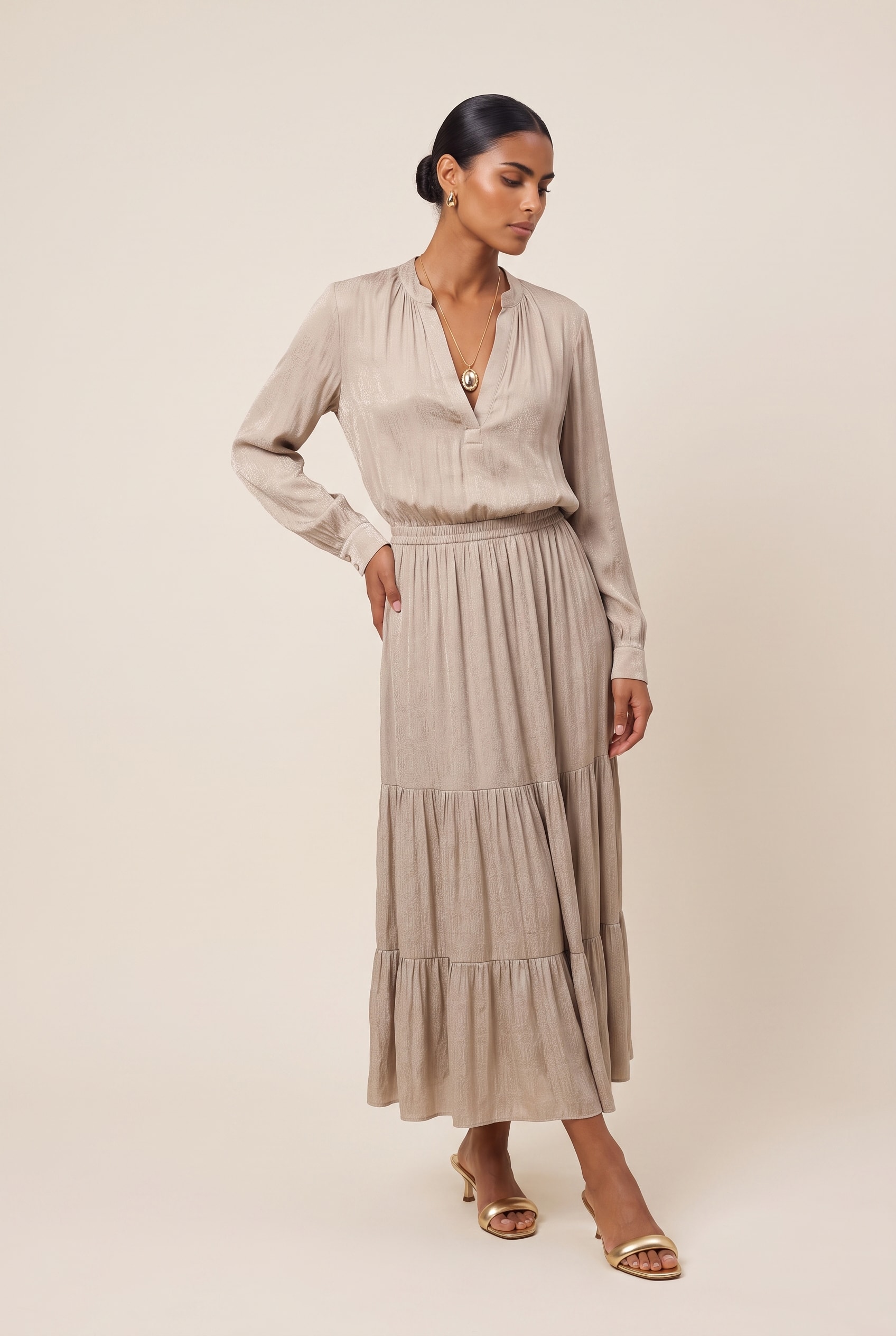 Vestido Satin Serpetine Caqui