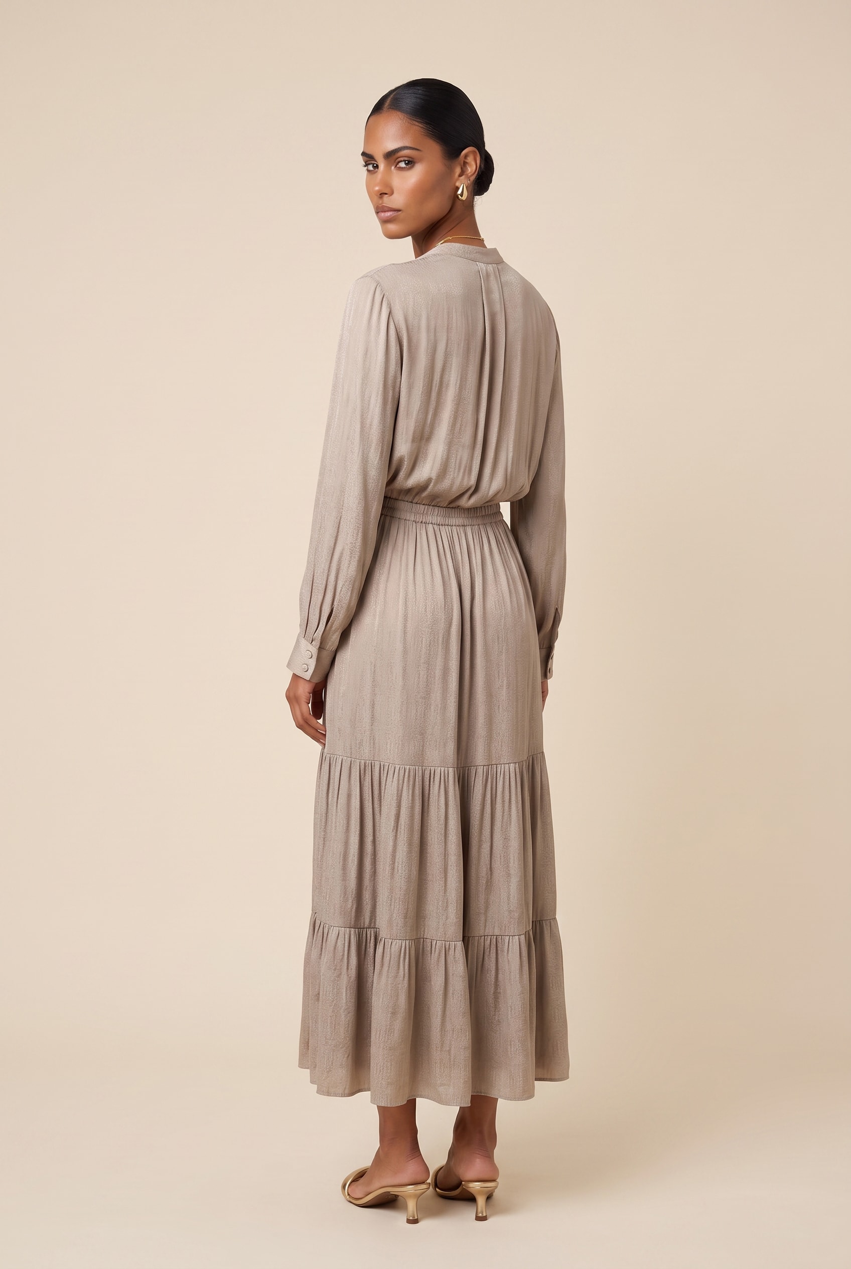 Vestido Satin Serpetine Caqui