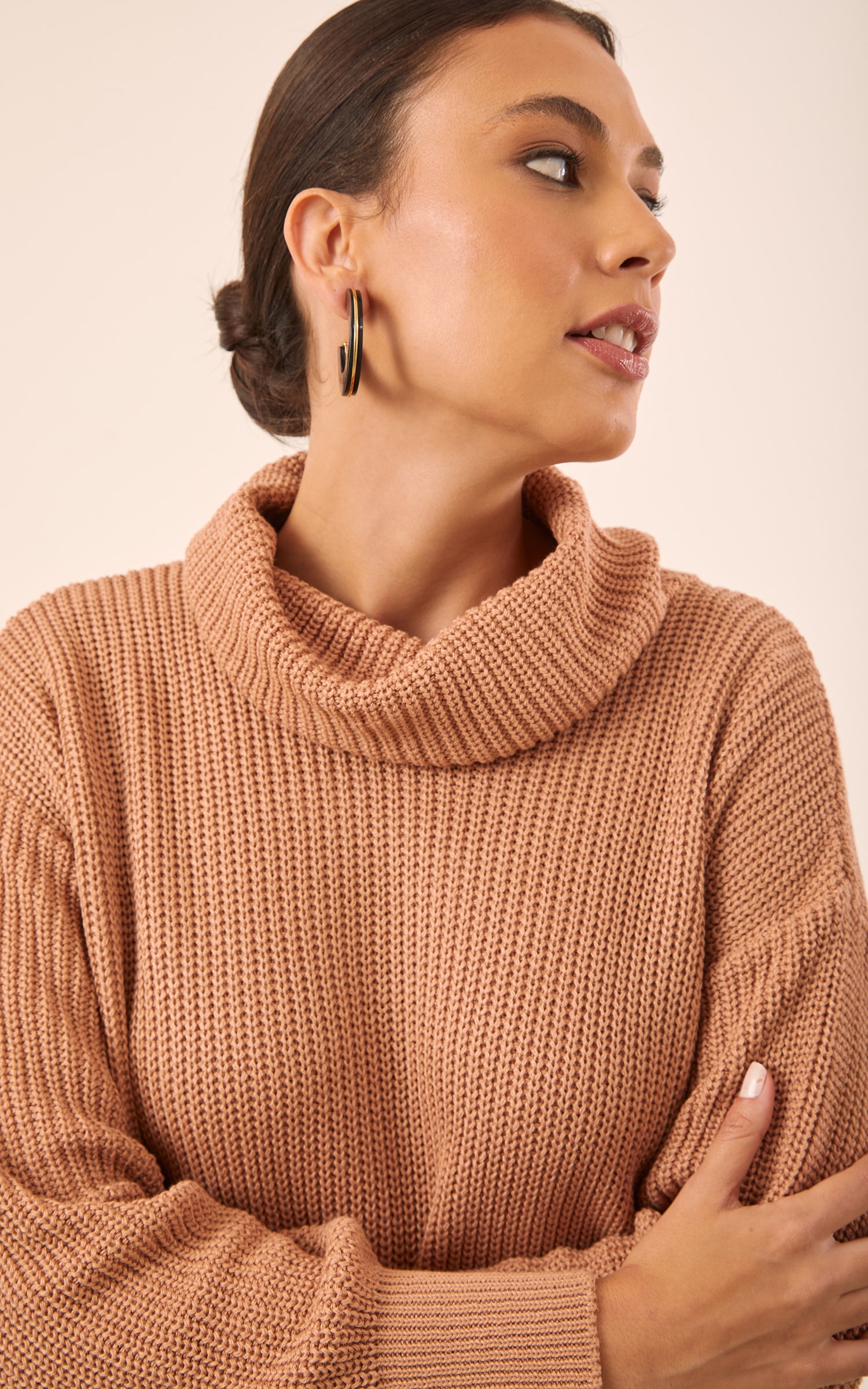 Vestido Tricot Gola Alta Caramelo